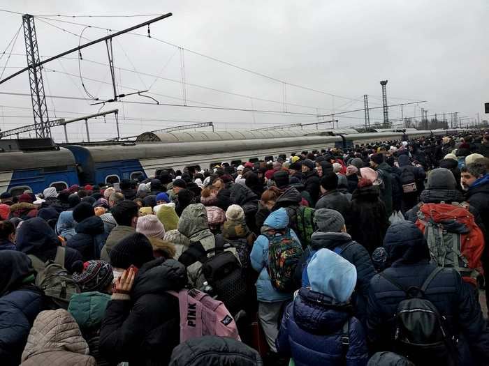 На поезда с востока Украины больше не продают билеты. Уехать можно только бесплатно