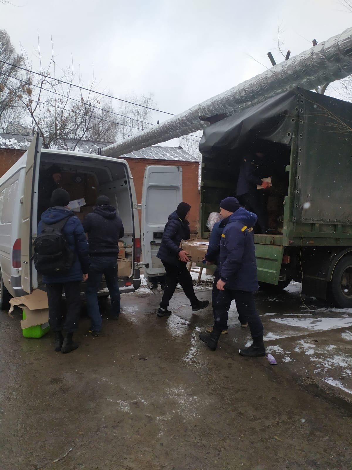Жителям Северодонецка и Кременной привезли более 20 тонн продуктов, лекарств и других нужных вещей (ФОТО, ВИДЕО) 5