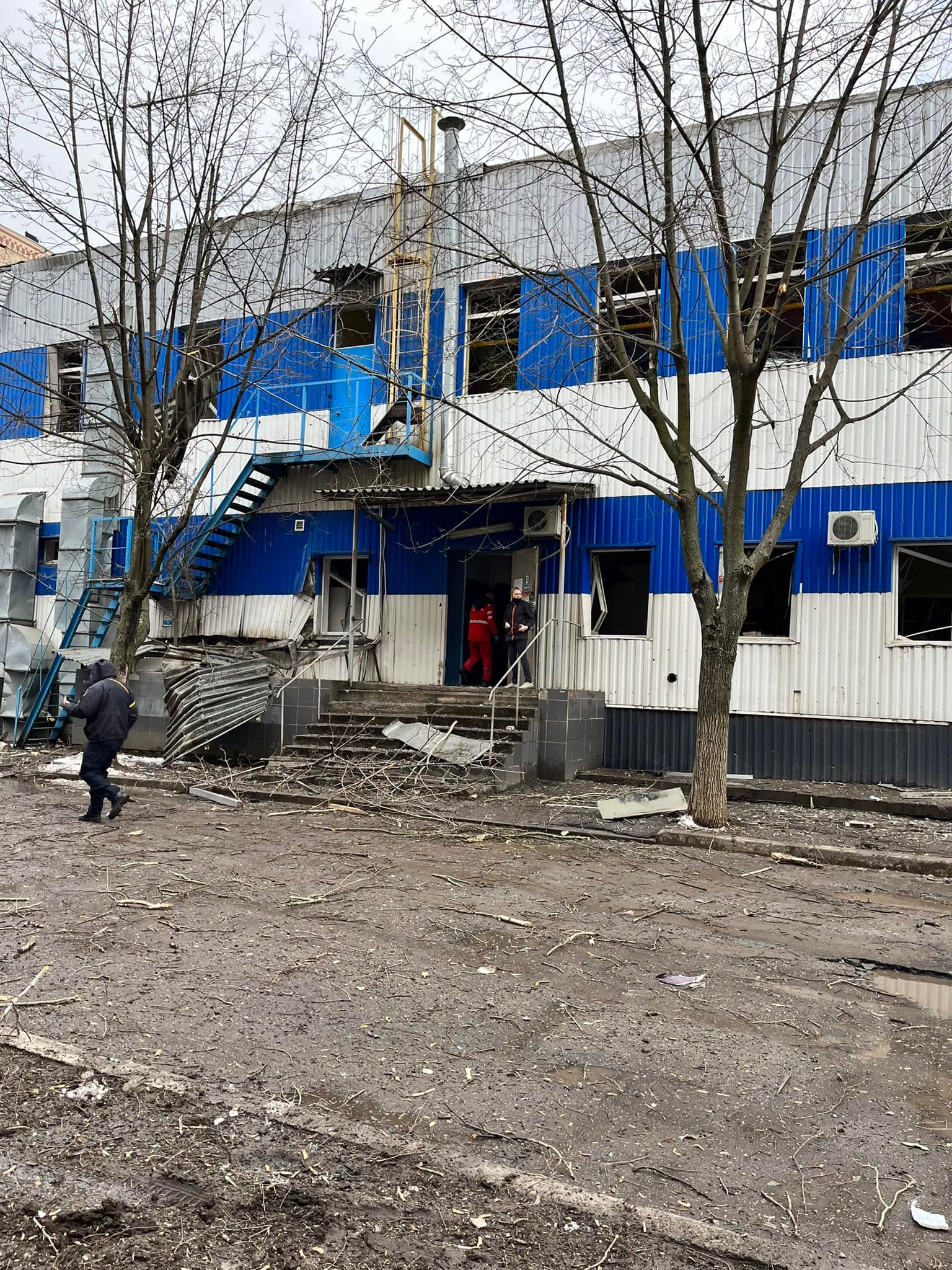 Два человека погибли от взрыва в Краматорске. Россияне обстреляли жилые многоэтажки (ФОТО, ВИДЕО) 7
