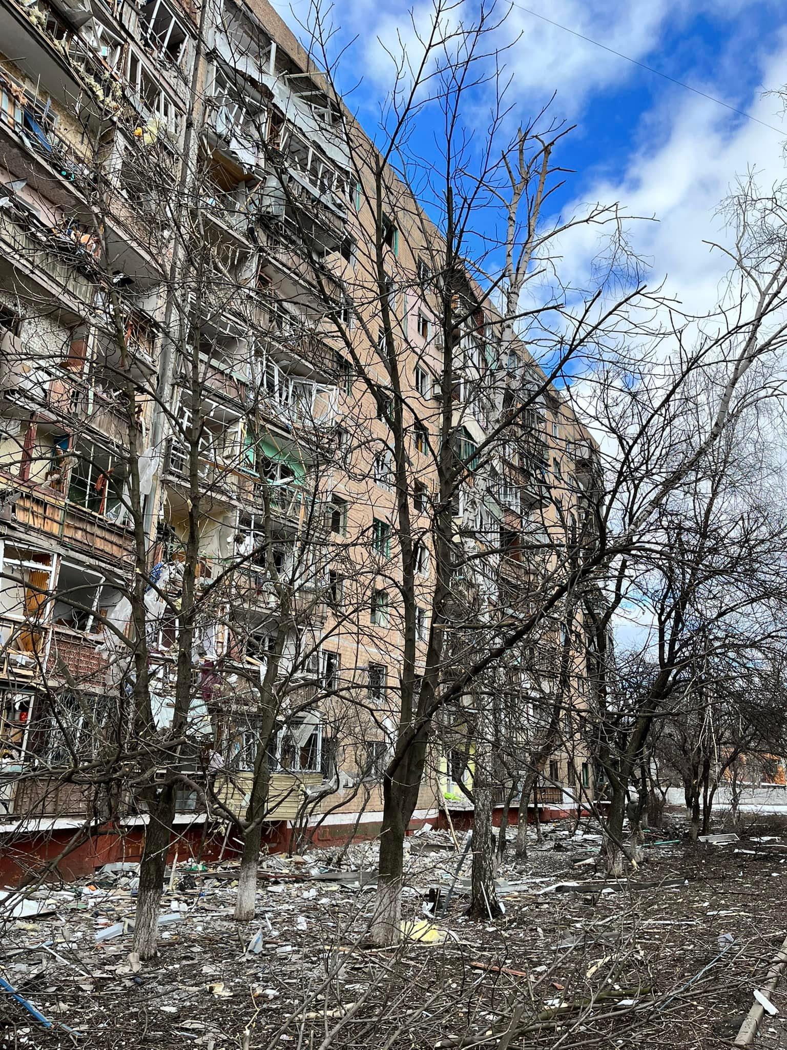 Два человека погибли от взрыва в Краматорске. Россияне обстреляли жилые многоэтажки (ФОТО, ВИДЕО) 5