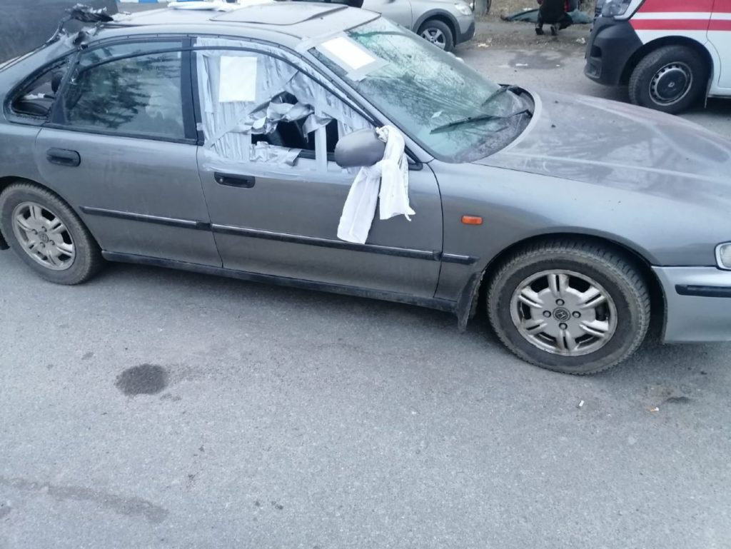 Окупанти розстріляли авто пенсіонерів, які тікали з Мар’їнки. Чоловік поранений, жінка загинула
