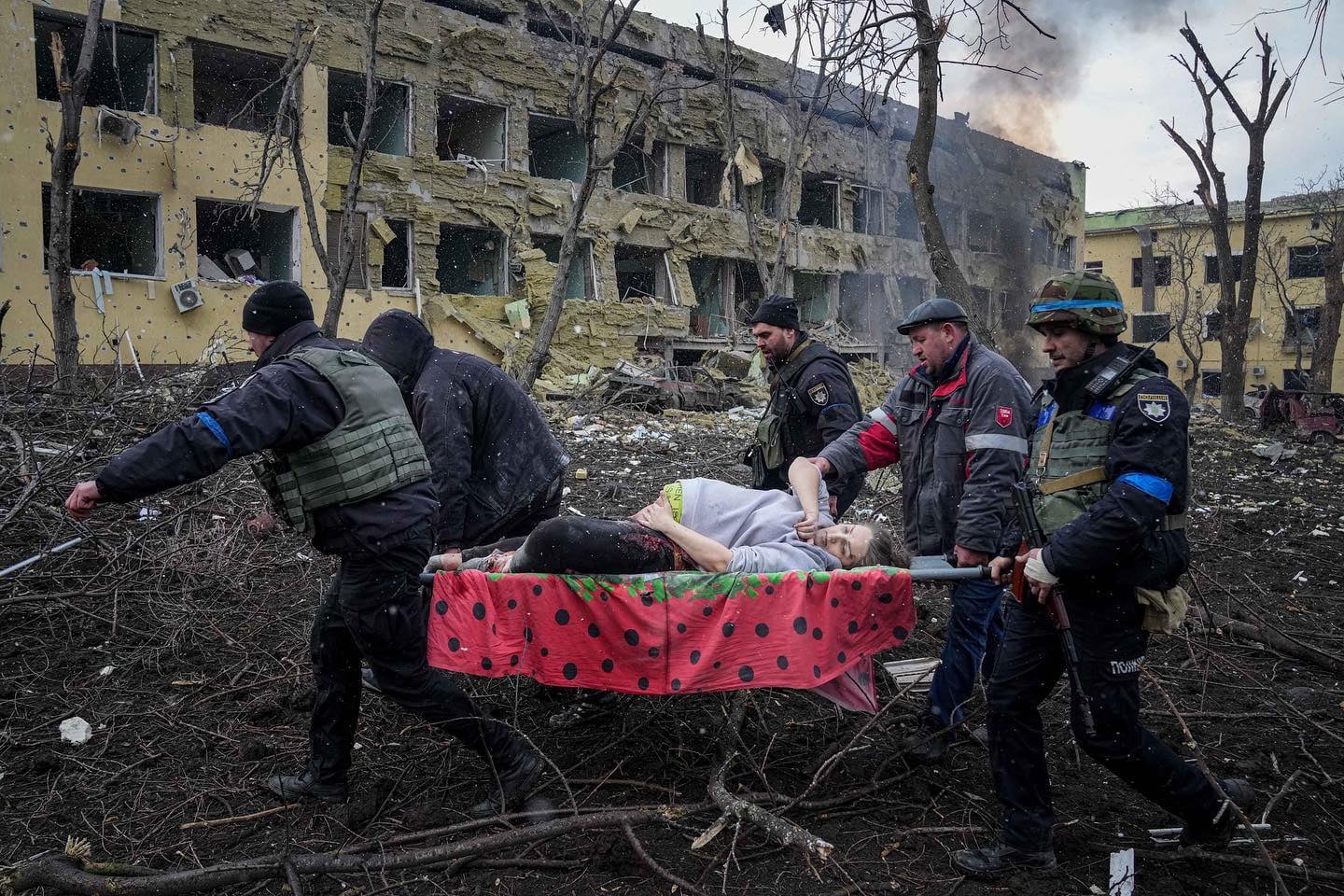 Зображення до посту Вагітна з Маріуполя, яка потрапила під обстріл в пологовому, померла. Її дитина також