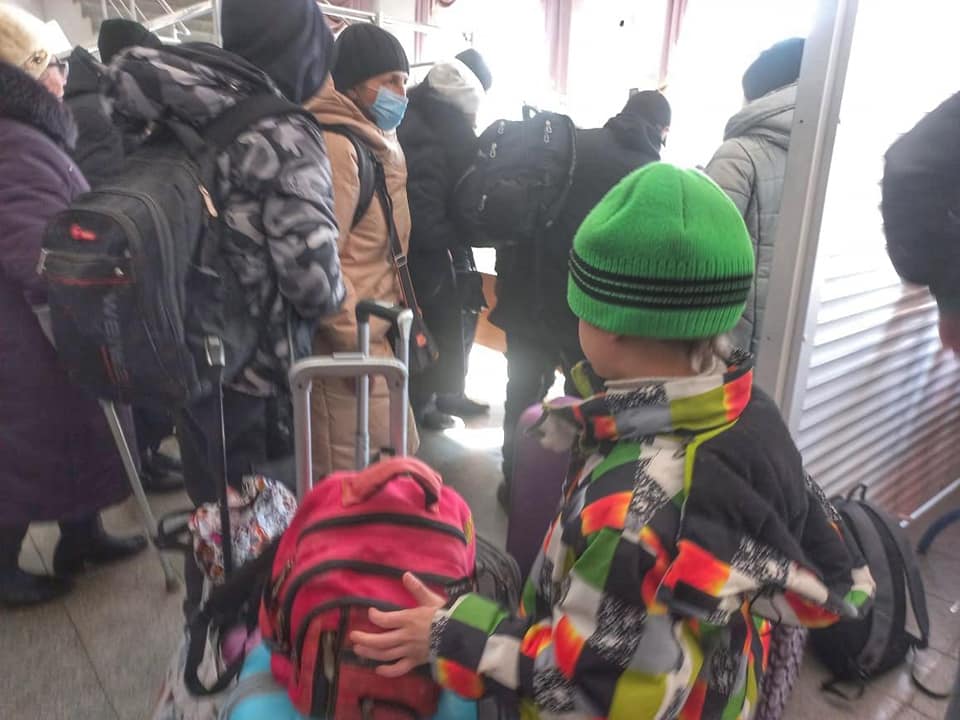 Из Угледара удалось эвакуировать 162 человека, среди которых 48 детей 2