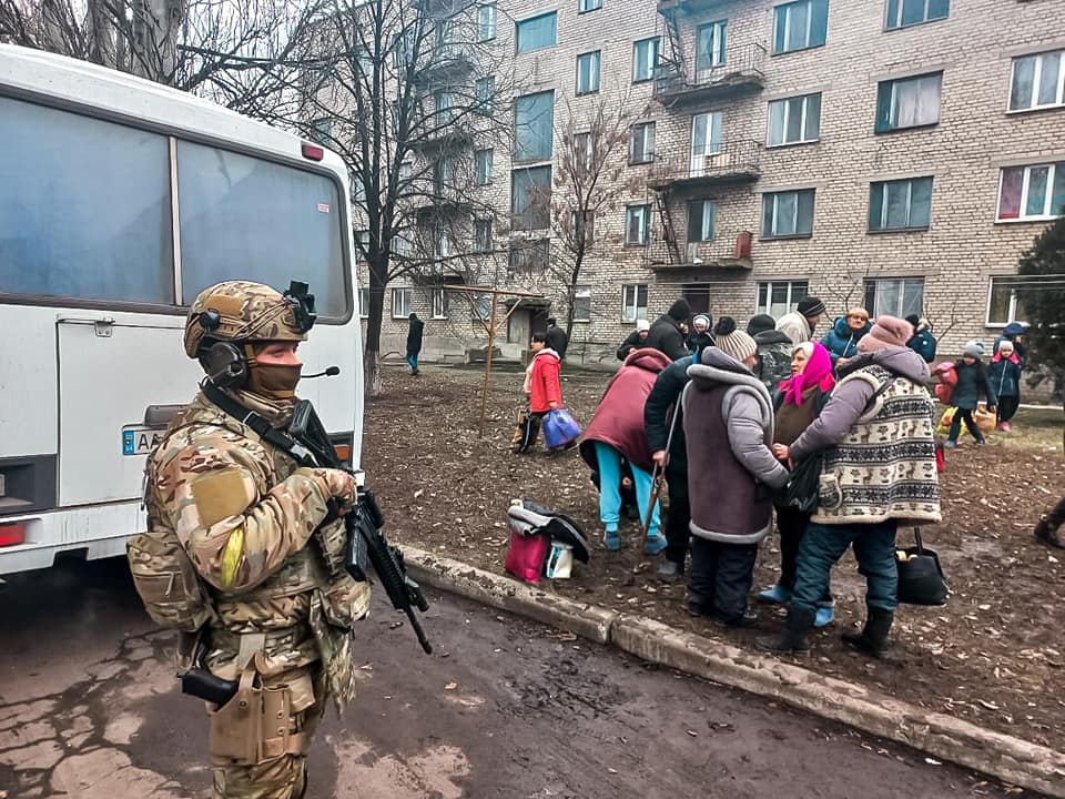 Война в Украине, день 14-й: оккупанты обстреляли роддом и больницу в Мариуполе, здесь гражданские несут наибольшие потери 3