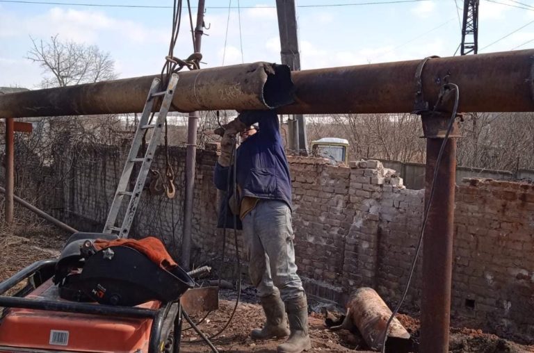 Мешканцям кількох громад Луганщини відновили електро- та  газопостачання. Комунікації пошкодило обстрілами