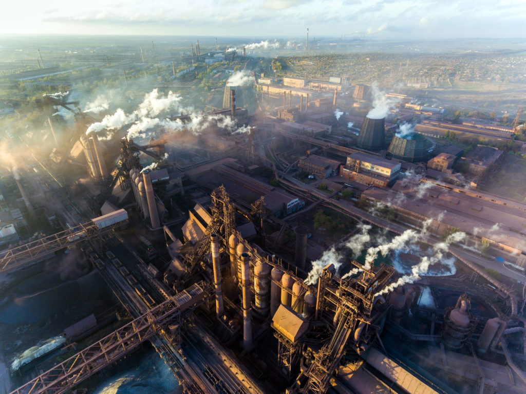 Россияне разрушили металлургический гигант “Азовсталь” в Мариуполе. Что потеряла Украина