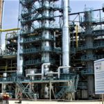 На Луганщині горить Лисичанський нафтопереробний завод, який обстріляли окупанти, — керівник ОВА