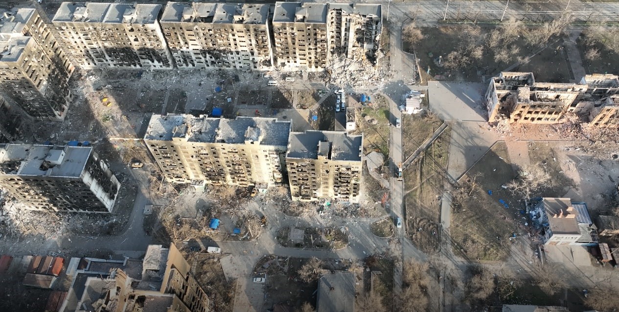 зруйновані житлові квартали Маріуполя