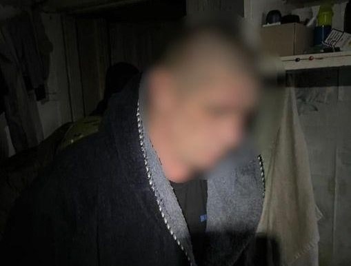 В Славянске задержали 2 наводчиков, которые выкладывали в соцсети движение украинской техники, — полиция