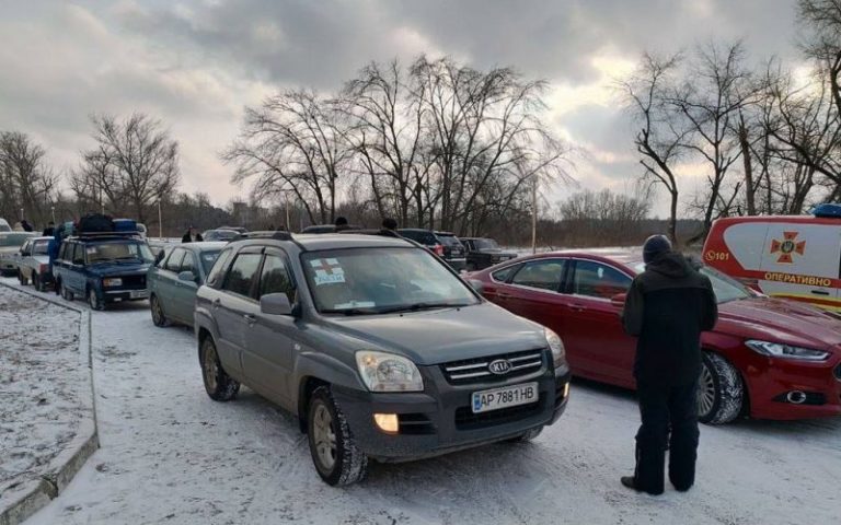 З Маріуполя виїхала друга евакуаційна колона автівок з мирними мешканцями