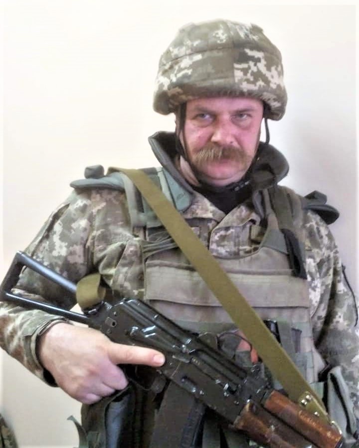 Тарас Игорь Морковин с оружием и в форме ВСУ