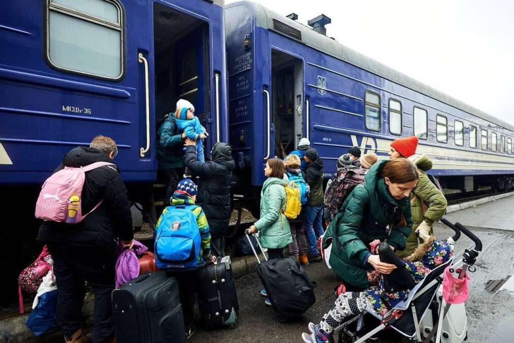 евакуація українців потягами Укрзалізниці