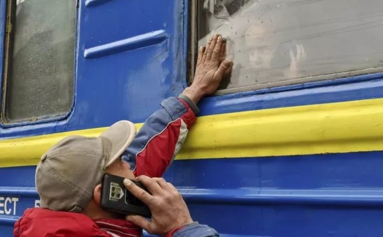 Як 21 березня зі сходу виїхати потягом у більш безпечні регіони (розклад Укрзалізниці)