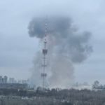 Війна в Україні, день 6-й: окупанти вдарили по Київській телевежі та обстрілюють житлові квартали в Маріуполі