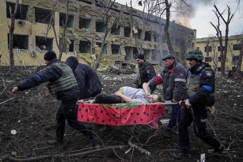 Война в Украине, день 14-й: оккупанты обстреляли роддом и больницу в Мариуполе, здесь гражданские несут наибольшие потери