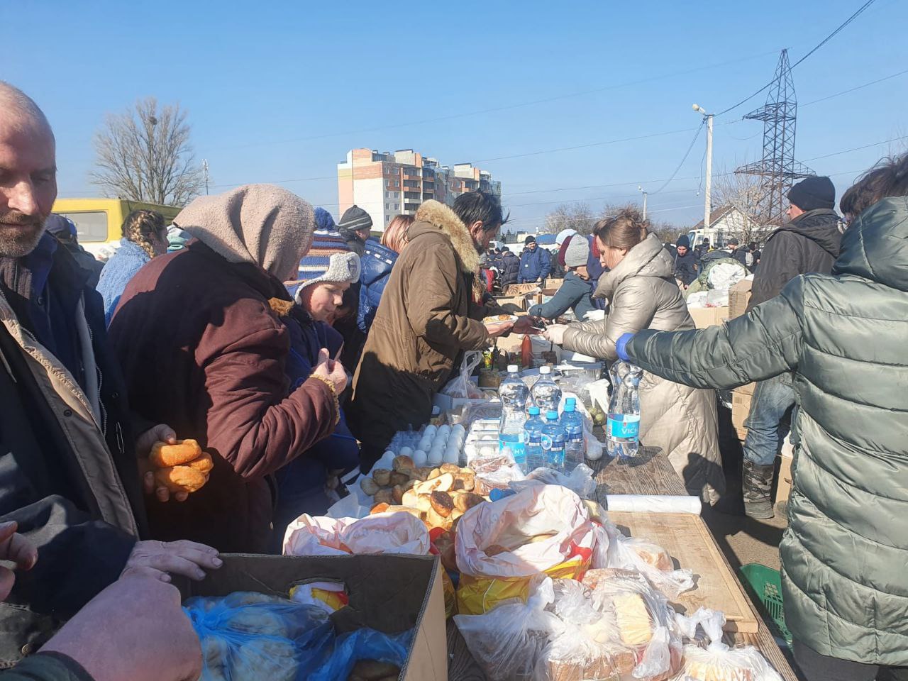 За второй день эвакуации из Луганщины вывезли еще более 1,7 тысячи гражданских
