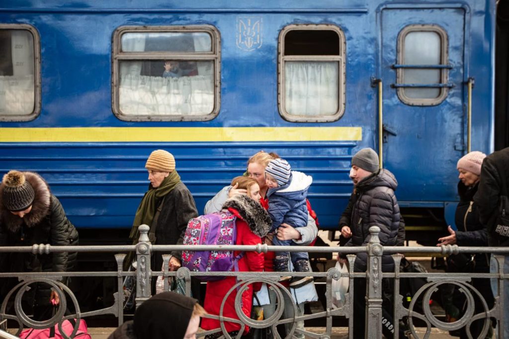 Какими поездами можно выехать из Донецкой области 29 марта (список, график)