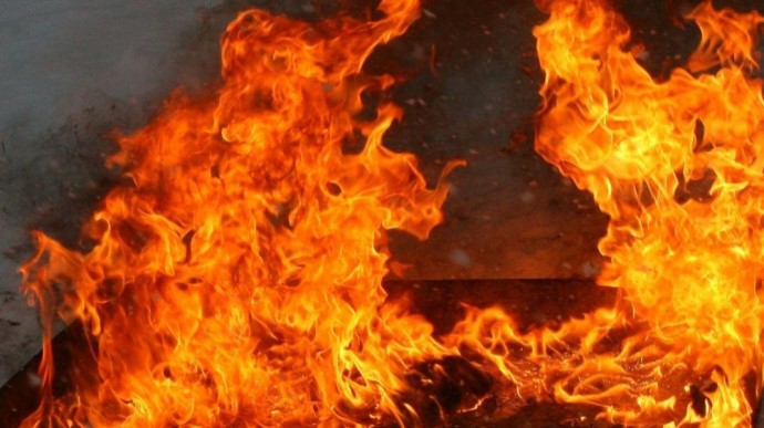 В Луганской области горит Лисичанский нефтеперерабатывающий завод, обстрелянный оккупантами, — руководитель ОВА