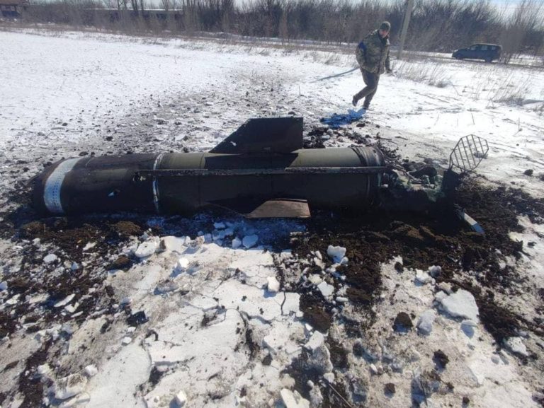 Біля Авдіївського коксохімзаводу впала російська ракета “Точка-У”,  —  нардеп (ФОТО, ВІДЕО)