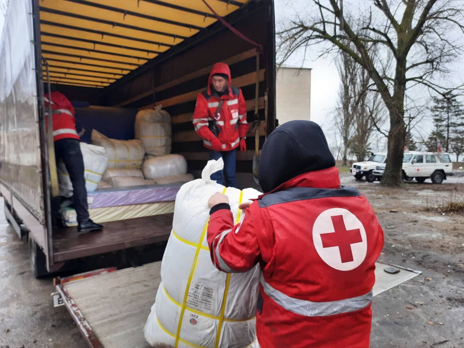 Міжнародний Червоний Хрест на Донеччині: яка є допомога з евакуацією, їжею та ліками 2