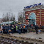 Залізничну колію на шляху до Краматорська пошкодили під час обстрілу. 7 квітня більше не буде потягів евакуації