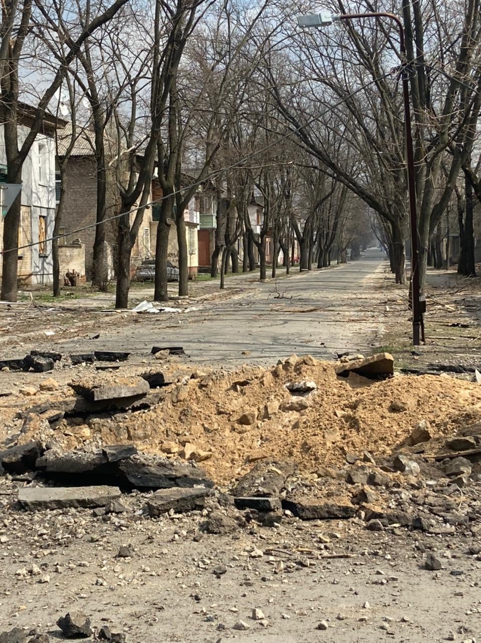 В Северодонецке горят 10 многоэтажек после обстрела российских захватчиков 2