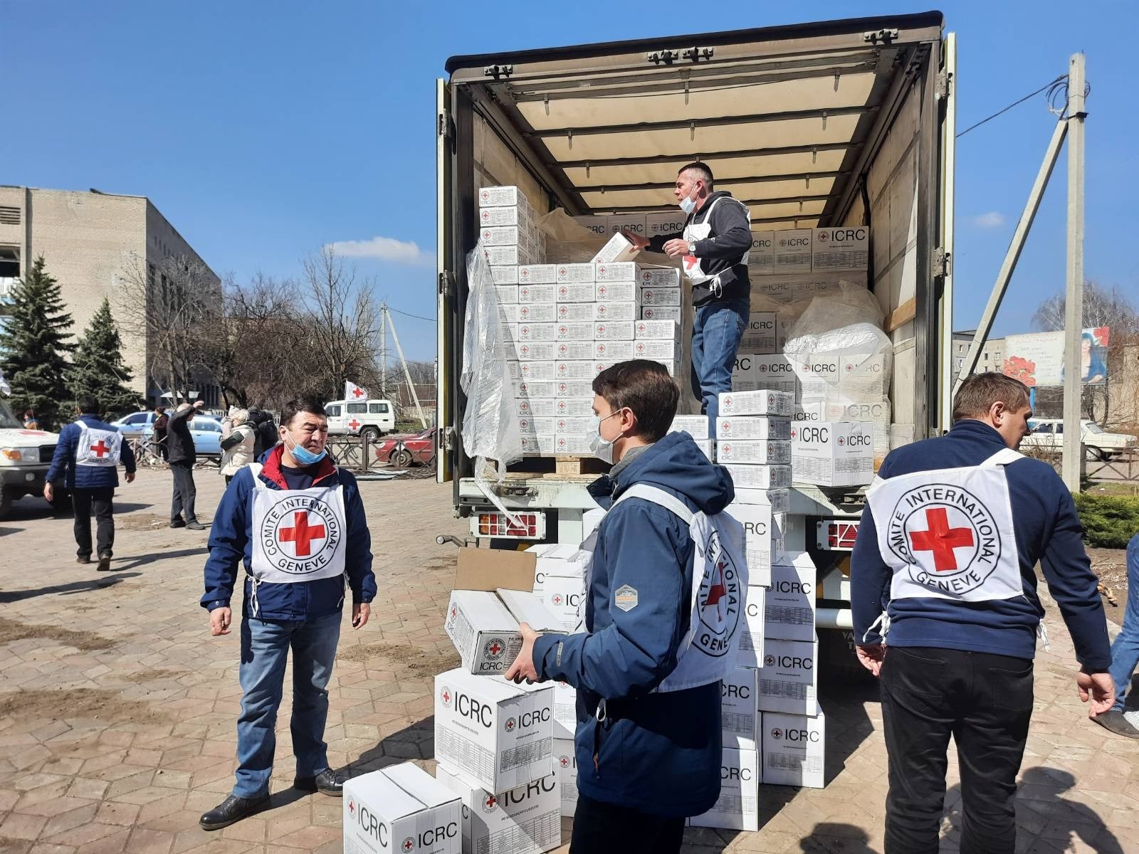 Международный Красный Крест в Донецкой области: как помогают с эвакуацией, едой и лекарствами 3