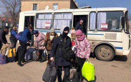 На Луганщині 1 квітня працюватимуть 5 гуманітарних коридорів. Люди очікують на “режим тиші”, — Сергій Гайдай