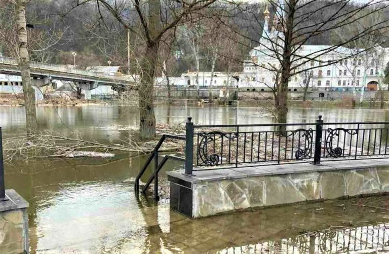 Рівень води у Сіверському Дінці піднявся через зруйновану греблю Оскільського водосховища, — ЗМІ