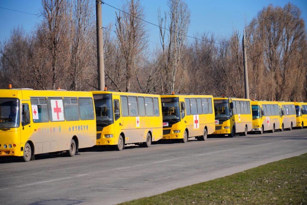 Маршруты жизни: 10 апреля согласовали 9 гуманитарных коридоров из Донецкой, Запорожской и Луганской областей