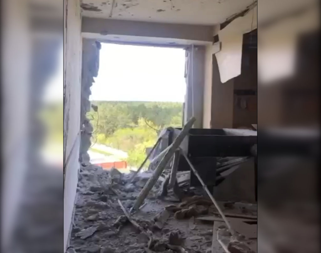 В Сєвєродонецьку росіяни обстріляли лікарню з артилерії. Загинула жінка