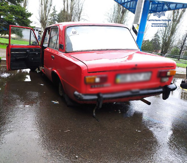 мародер розібрана машина ВАЗ у Донецькій області