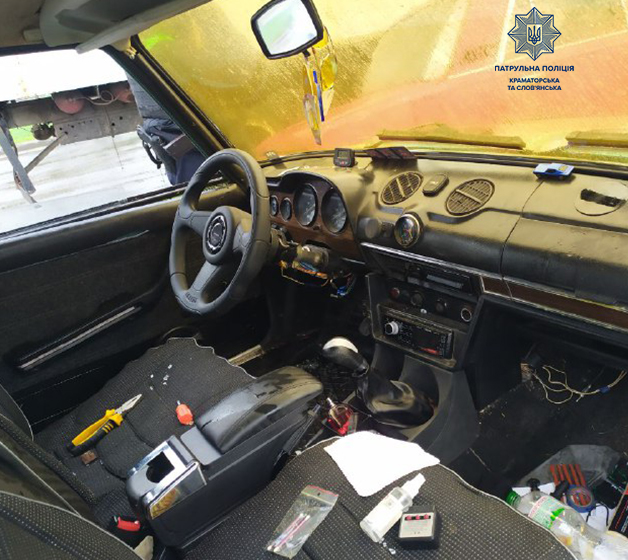 машина автомобільного мародера в Донецькій області