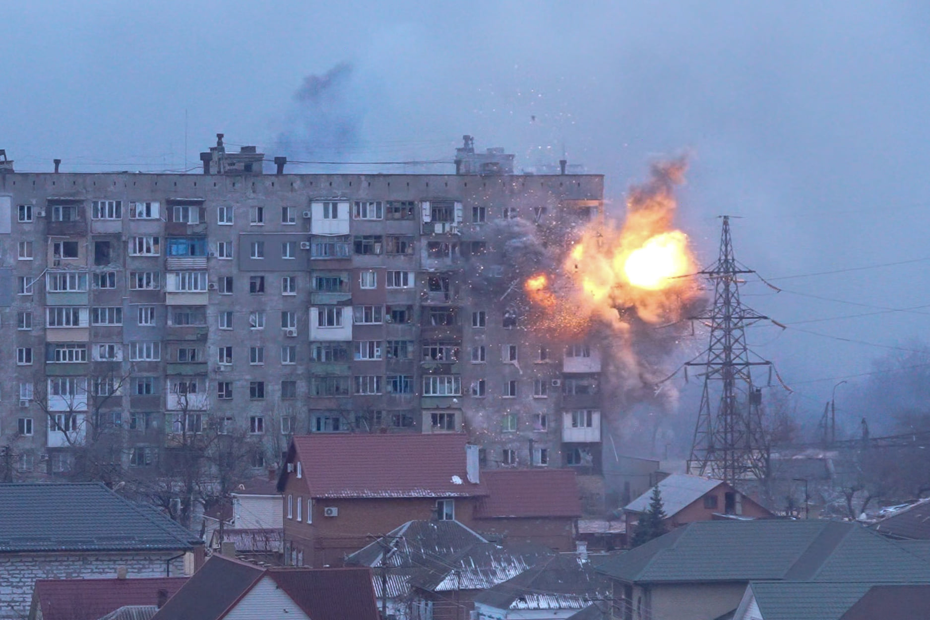 россияне бомбят Мариуполь