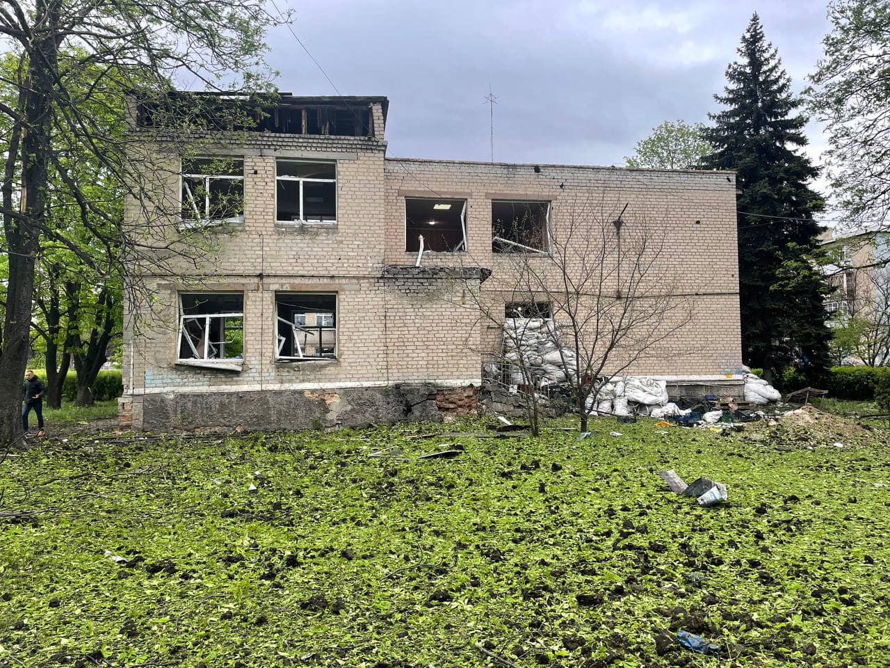 последствия обстрела 30 апреля в Доброполье