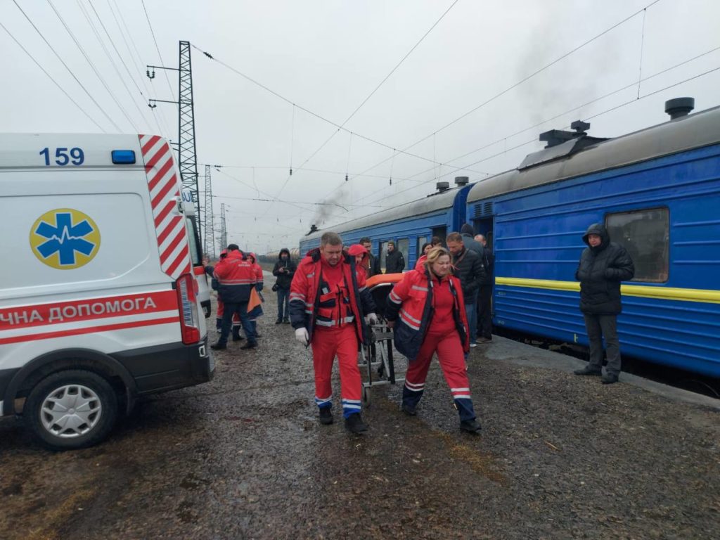 48 поранених мешканців Донбасу евакуювали залізницею у Львів