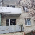 Російські війська вдарили з ракет по селищу на Донеччині. Щонайменше 7 людей поранені