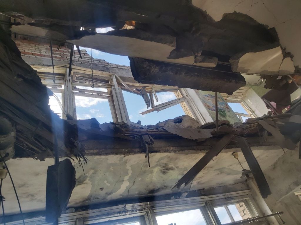 Россияне разрушили еще 2 школы в Донецкой и Луганской областях (ФОТО) 2