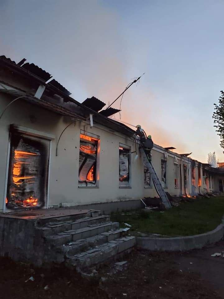 пожар в здании в Луганской области