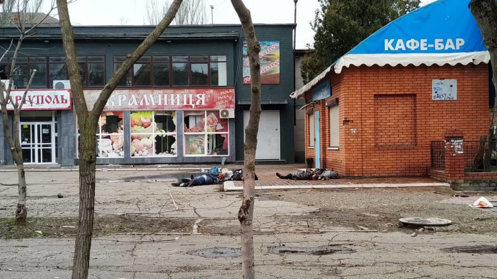 Тела мариупольцев, не переживших российской блокады, сжигают в мобильных крематориях из России, — мэр