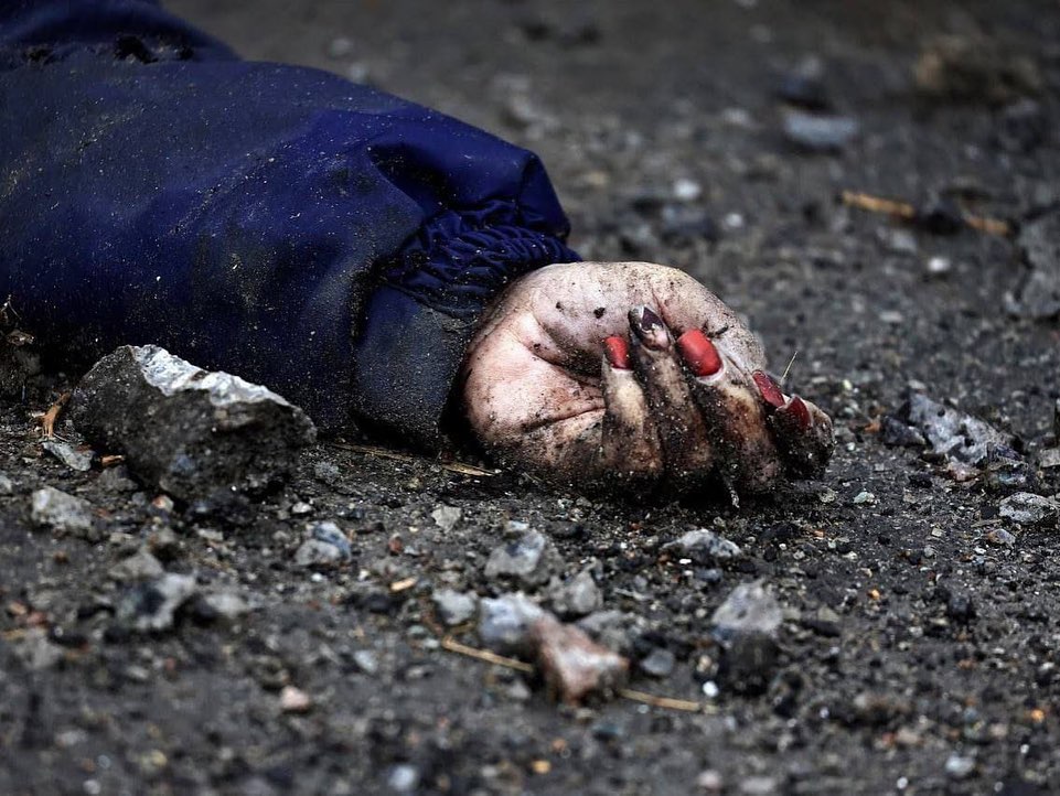 Вбиті цивільні зі зв’язаними руками. Як виглядає звільнена від російських окупантів Київщина (ФОТО 18+)