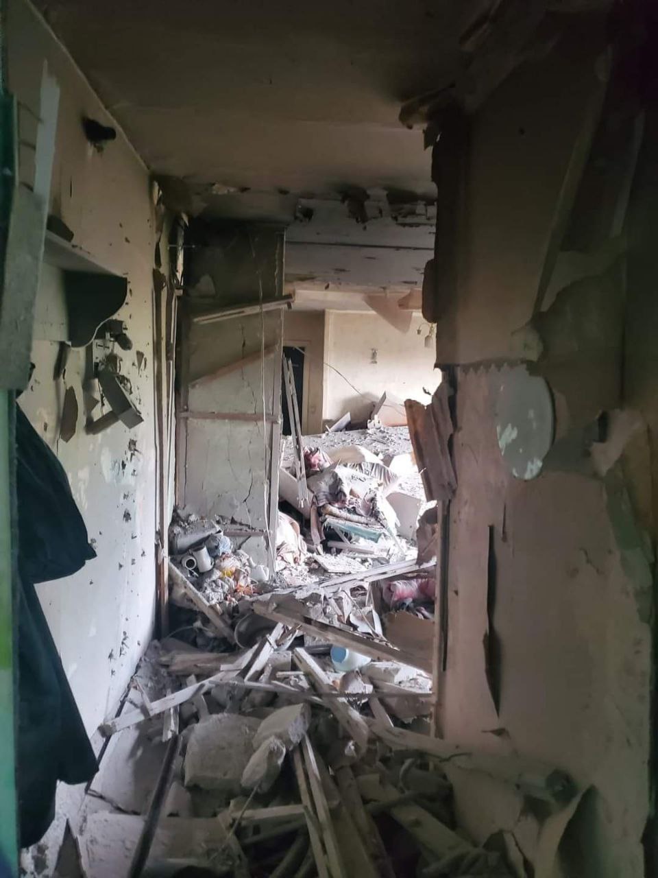 разрушенная квартира в Луганской области