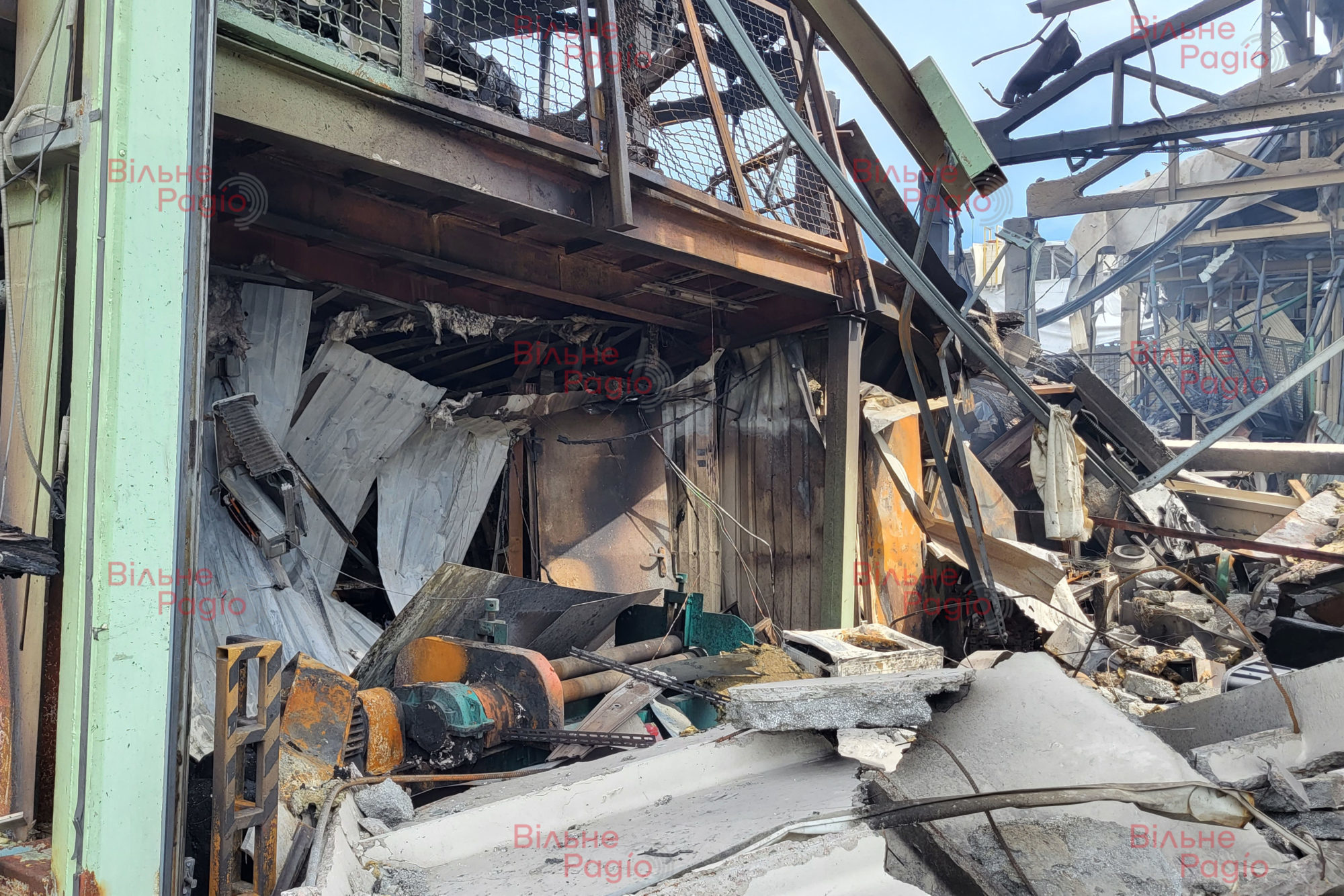 Металобрухт і уламки: як виглядає завод “Сініат” у Бахмуті після вторгнення Росії (ФОТО) 6