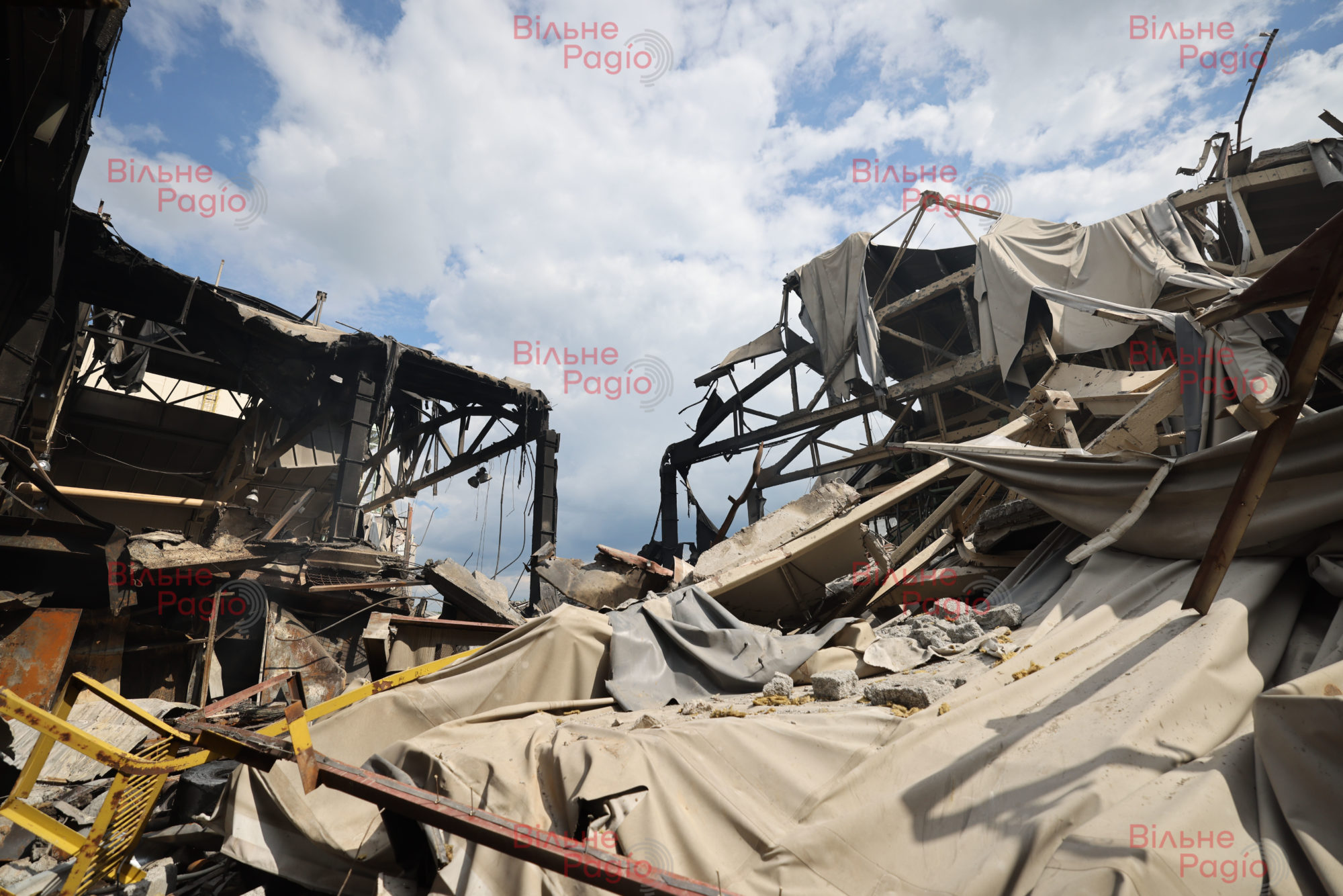Металобрухт і уламки: як виглядає завод “Сініат” у Бахмуті після вторгнення Росії (ФОТО) 8