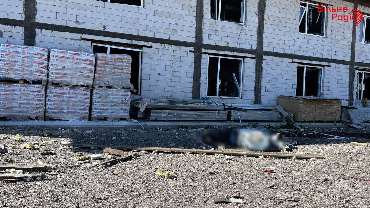 Обстріл Бахмута: 24 травня окупанти вгатили по будівельній базі, загинули щонайменше 2 людей (ФОТО) 8