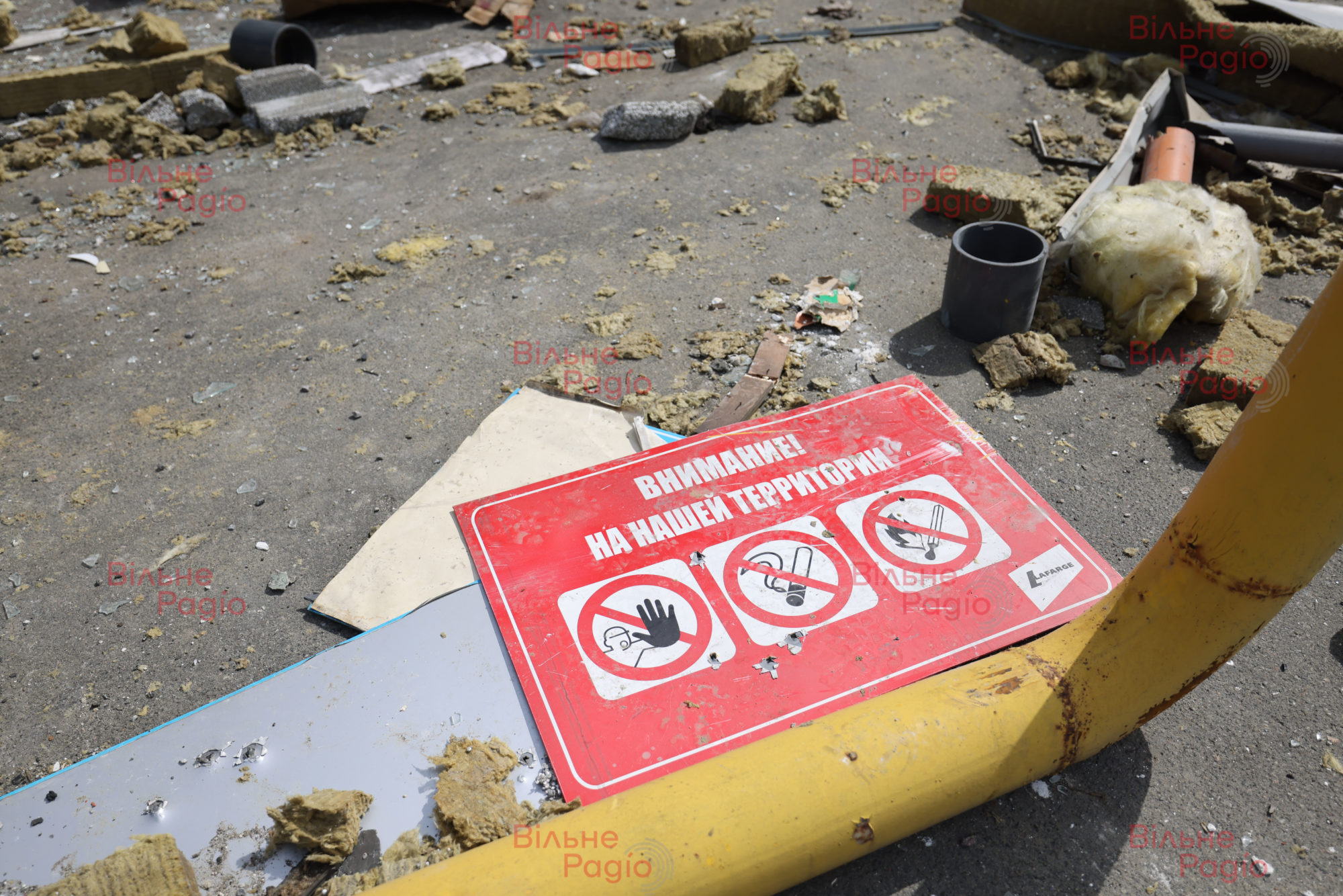 Металлолом и обломки: как выглядит завод “Синиат” в Бахмуте после вторжения России (ФОТО) 25