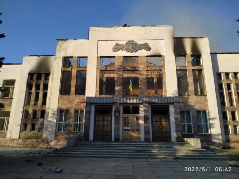 Справжнє обличчя “руського миру”: як виглядають наслідки обстрілів у Лимані (ФОТО, ВІДЕО)