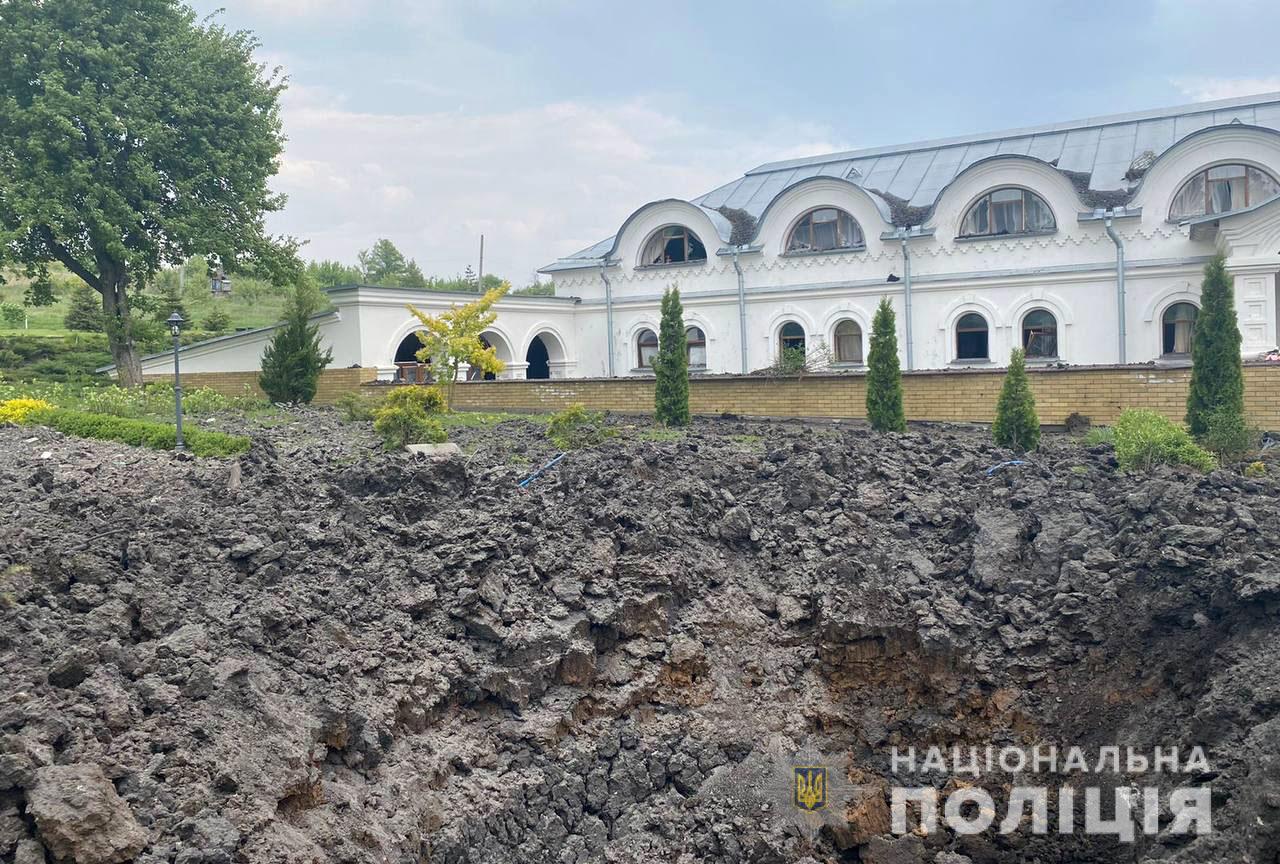 За добу від рук окупантів загинули 12 мешканців Донеччини. Ще 7 поранені, — поліція (ФОТО) 3