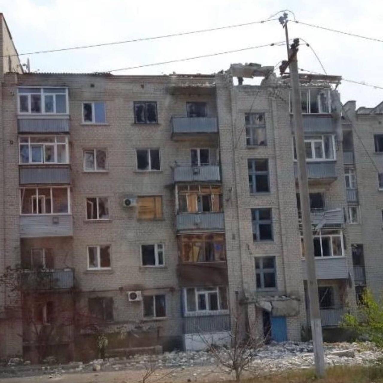 “Воюють з мирними”: окупанти вбили 10 жителів Сєвєродонецька та влучили в лікарню, — очільник області 2