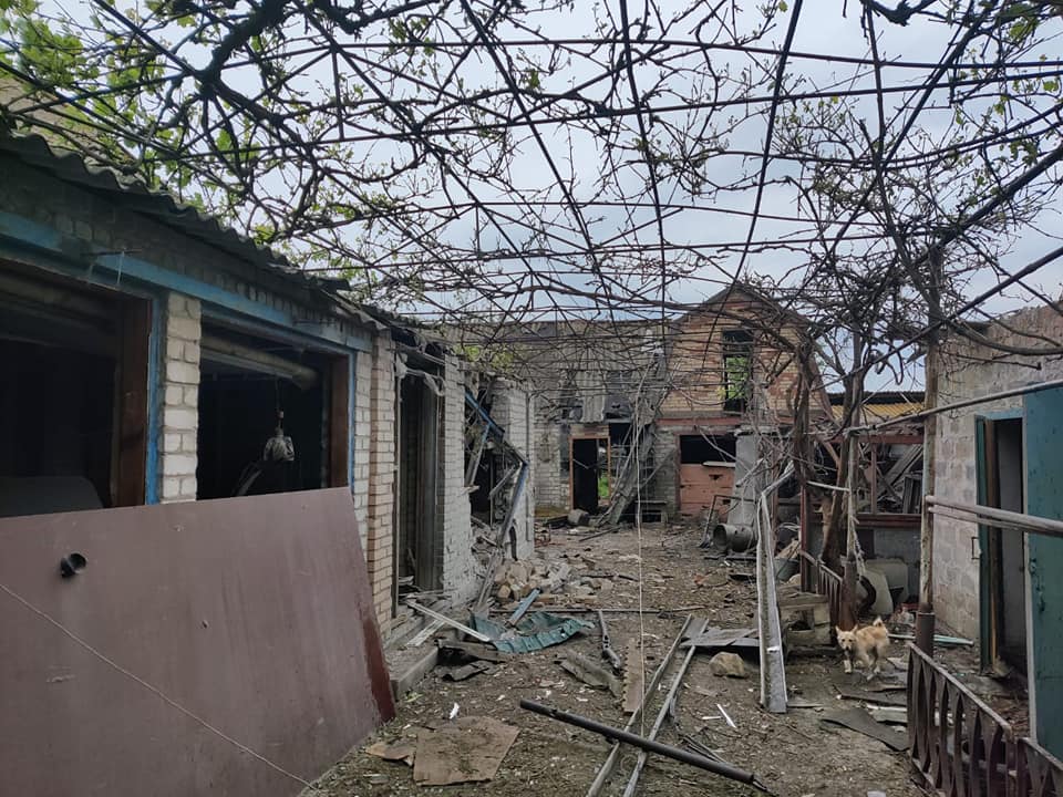 Разрушили еще 1 школу: С начала суток армия РФ обстреляла уже 8 населенных пунктов Донбасса 2